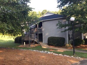 112 Windtree Ct in Greenwood, SC - Building Photo - Building Photo