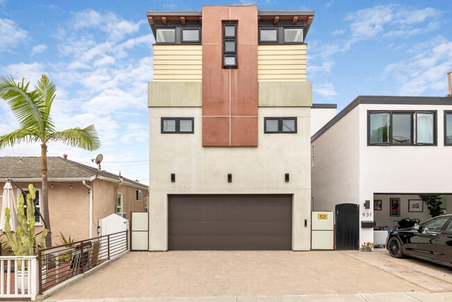 925 Monterey Blvd in Hermosa Beach, CA - Foto de edificio - Building Photo