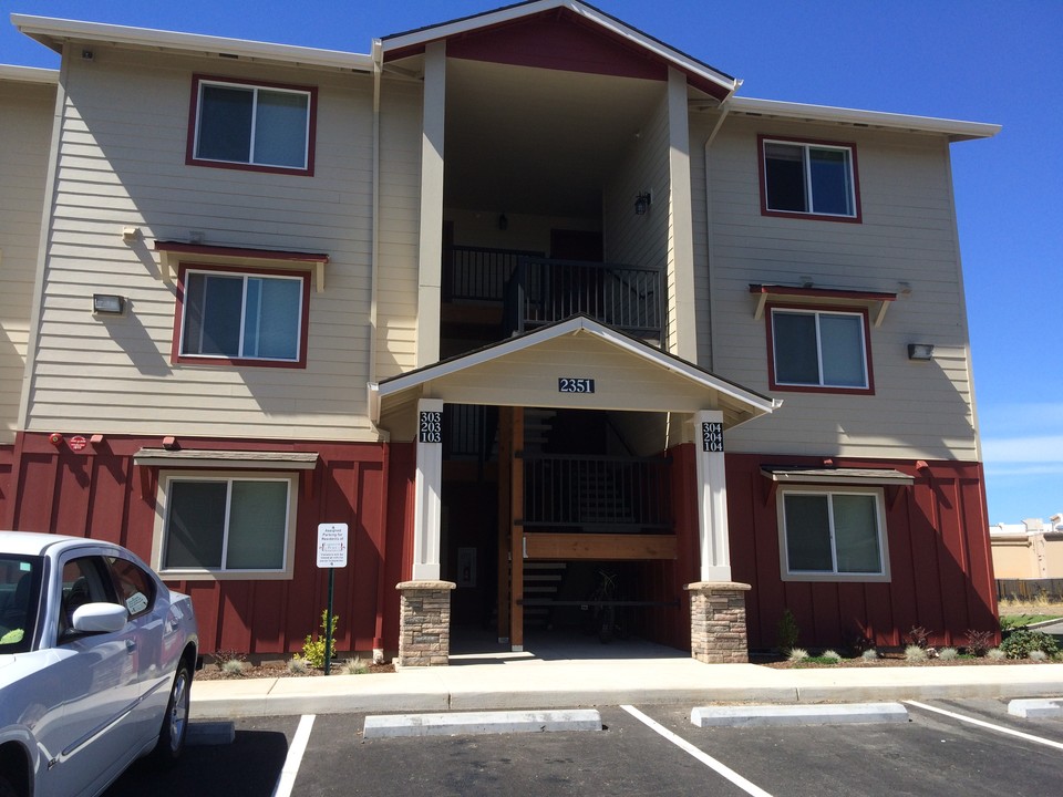 Lafayette Place Apartments in McMinnville, OR - Building Photo