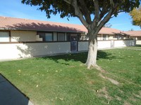 21645 Powhatan Rd in Apple Valley, CA - Foto de edificio - Building Photo