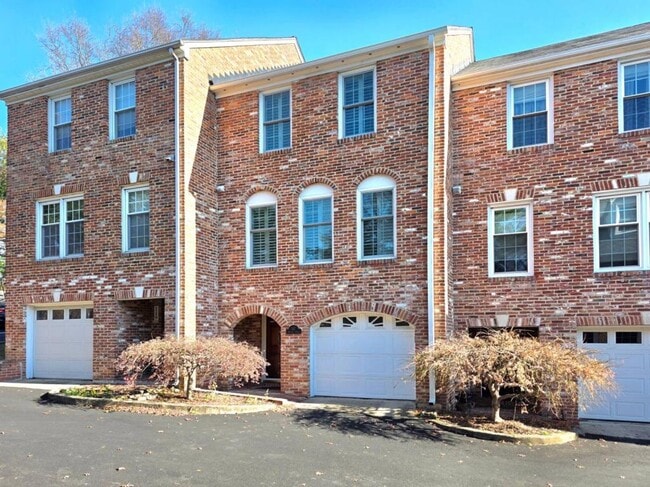 property at 117 Shooters Ct