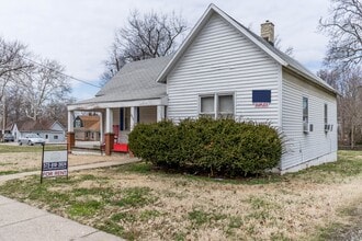1309 Windsor St in Columbia, MO - Building Photo - Building Photo