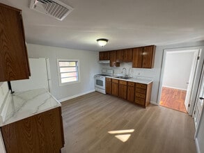 223 N Main St in Naugatuck, CT - Building Photo - Building Photo