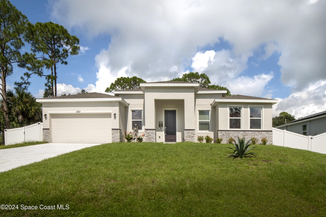 855 Wakaw Ln SW in Palm Bay, FL - Building Photo