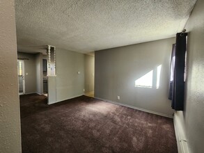 1363 Mobile St, Unit 1363 in Aurora, CO - Foto de edificio - Building Photo