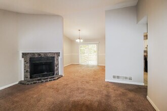 481 Village Square Ct in Stone Mountain, GA - Building Photo - Building Photo