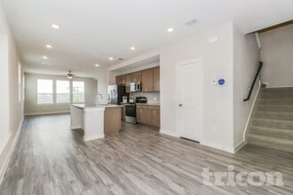 1741 Mexican Heather Dr in Leander, TX - Foto de edificio - Building Photo