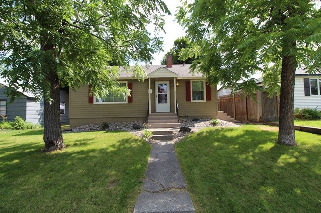 2807 W Olympic Ave