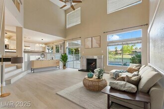 2445 Antler Point Dr in Henderson, NV - Building Photo - Building Photo