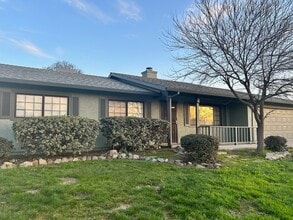 1008 Shadow Ridge Dr in Modesto, CA - Building Photo - Building Photo