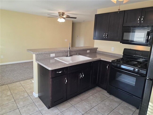 2226 Cranston St in Cranston, RI - Building Photo - Building Photo