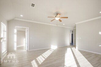 1061 Lakeview Dr in Centerton, AR - Foto de edificio - Building Photo