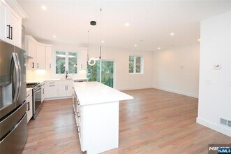 56 Gordon Ave in Tenafly, NJ - Building Photo - Building Photo