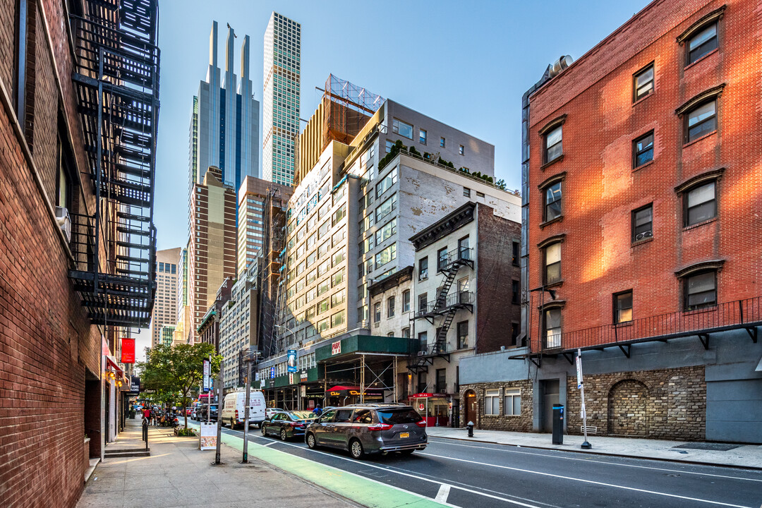 155 E 55th St in New York, NY - Foto de edificio