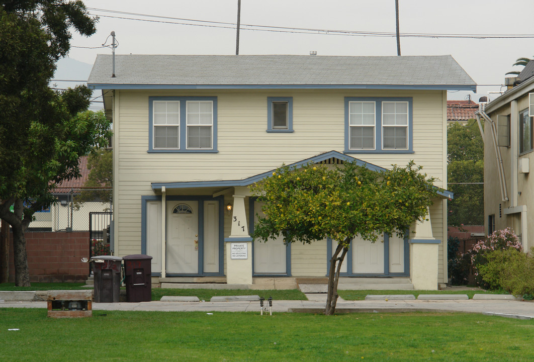 317 E Chestnut St in Glendale, CA - Building Photo