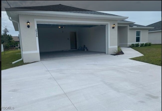 2926 Diplomat Pkwy W in Cape Coral, FL - Building Photo - Building Photo