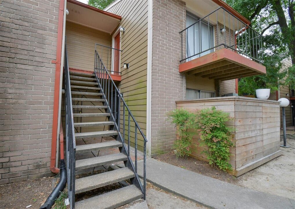 12955 Woodforest Blvd Photo