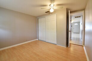 639 Dogwood Ct in Dunedin, FL - Building Photo