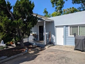503 Marine View Ave in Del Mar, CA - Building Photo - Building Photo