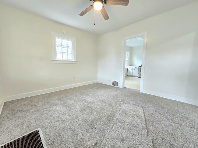 2014 Kendall St in South Bend, IN - Building Photo - Building Photo