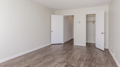 Woodridge Apartments in Northridge, CA - Building Photo - Interior Photo