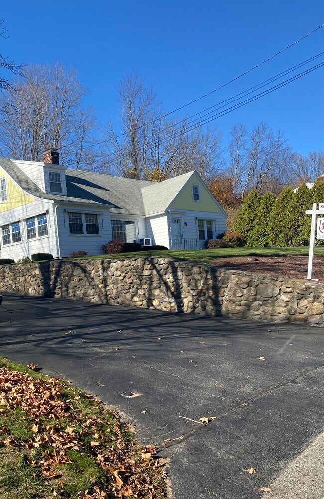 15 Cedar St Rentals in Sturbridge, MA