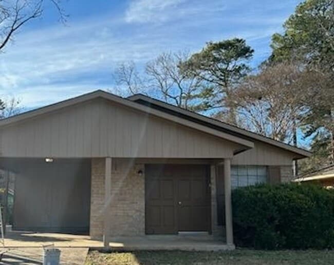 4300 Hermosa Dr in Shreveport, LA - Building Photo - Building Photo