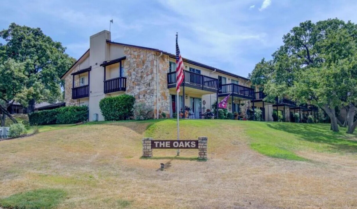 1201 Hi Stirrup, Unit 401 in Horseshoe Bay, TX - Building Photo