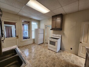 352 8th St E, Unit 1 in Winona, MN - Building Photo - Building Photo
