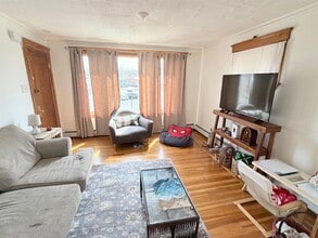 130 Bonner Ave, Unit 1 in Medford, MA - Building Photo - Building Photo