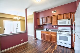 2378 Georgetown Cir in Aurora, IL - Building Photo - Building Photo