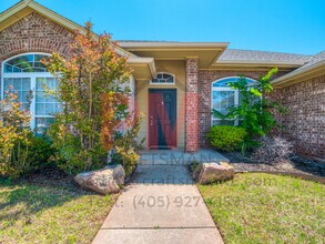 2117 SE 9th St in Moore, OK - Building Photo - Building Photo