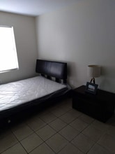 3300 Garden Oaks Dr in New Orleans, LA - Foto de edificio - Building Photo