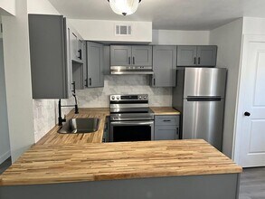 1701 Johanna Dr in Houston, TX - Building Photo - Building Photo