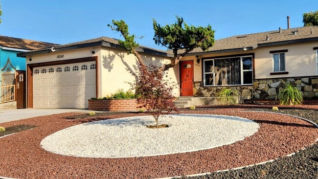 16240 Doublegrove St in La Puente, CA - Foto de edificio - Building Photo