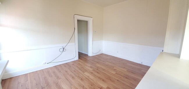 property at 404 S Webster Ave
