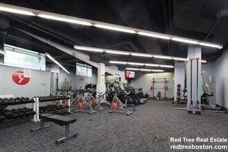 185 Freeman St in Brookline, MA - Building Photo - Building Photo