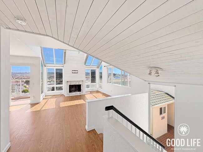 361 Shoemaker Ln in Solana Beach, CA - Building Photo - Building Photo