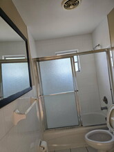 5221 NE 15th Ave, Unit TRENT in Fort Lauderdale, FL - Foto de edificio - Building Photo