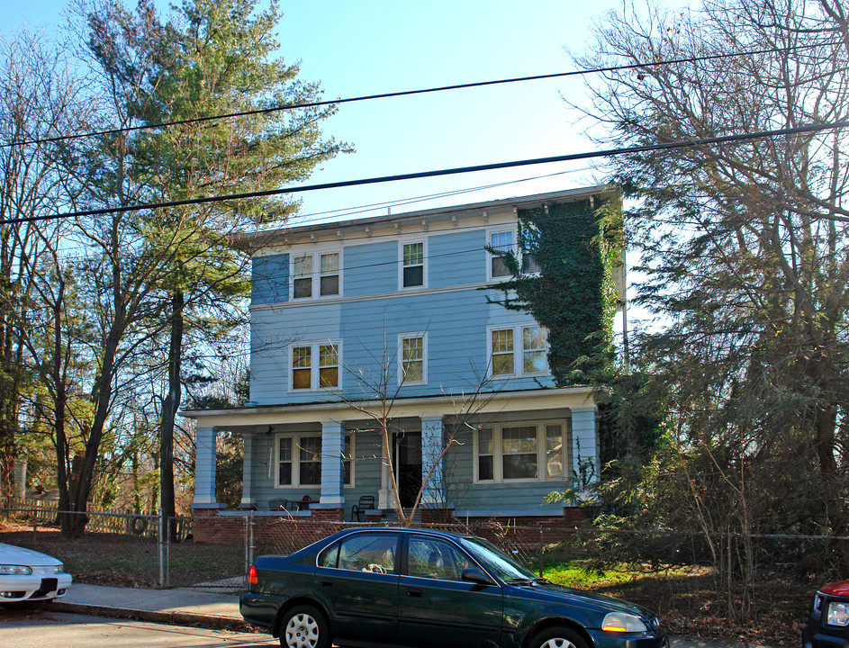 37 Courtland Ave in Asheville, NC - Building Photo