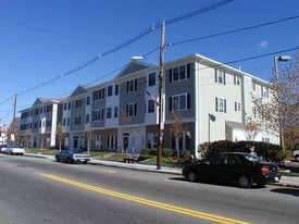 703-719 Washington St in Canton, MA - Building Photo