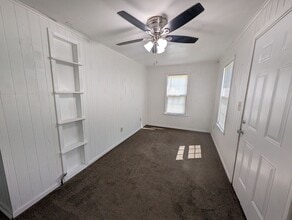 8 S Taylor St in Pryor, OK - Building Photo - Building Photo