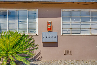 1017 El Tejon Ave in Bakersfield, CA - Building Photo - Building Photo