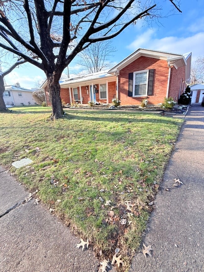 4019 Blossomwood Dr in Louisville, KY - Building Photo - Building Photo