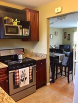 2808 W 13 Mile Rd in Royal Oak, MI - Building Photo