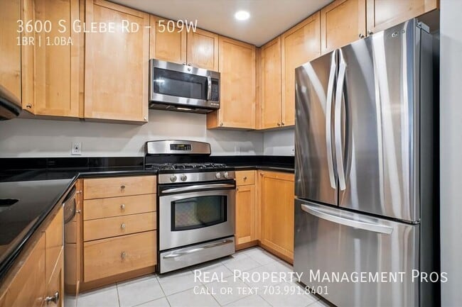 3600 S Glebe Rd in Arlington, VA - Building Photo - Building Photo