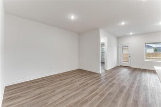 4604 W Aurora St in Fayetteville, AR - Building Photo - Building Photo