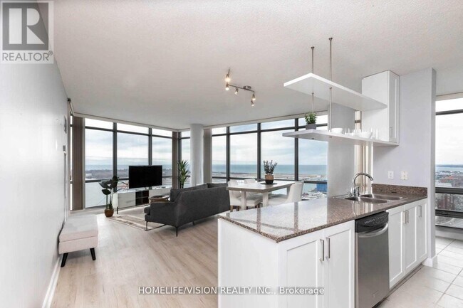 5 Mariner Terrace in Toronto, ON - Building Photo - Building Photo