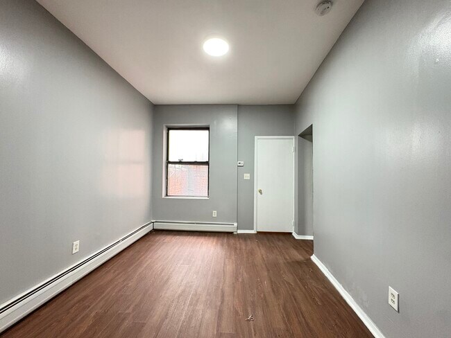 205 S Orange Ave, Unit 1 in Newark, NJ - Building Photo - Building Photo