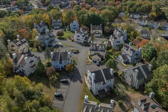 Victoria Court in Waterbury, CT - Building Photo - Building Photo